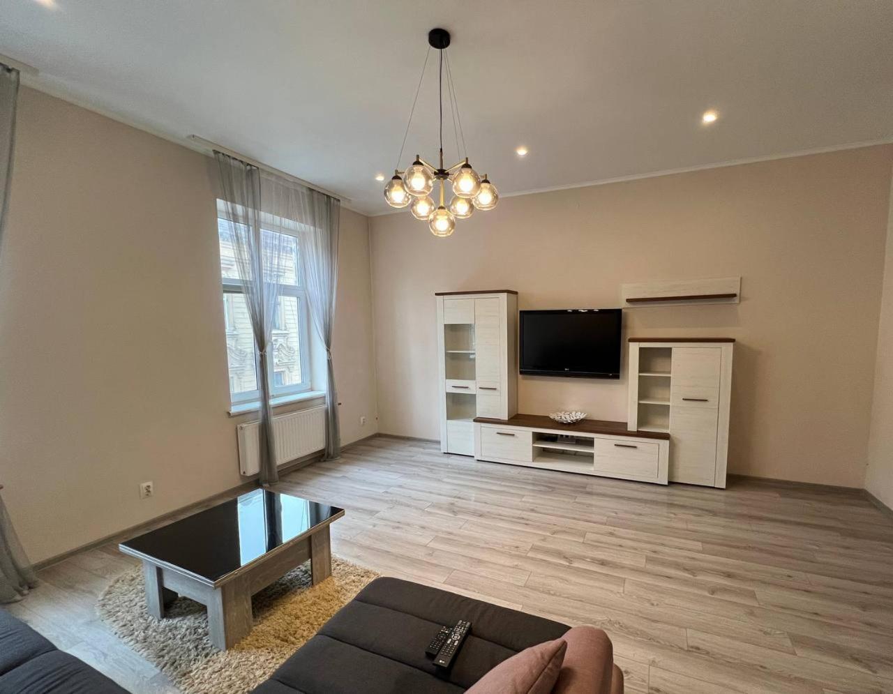 Apartments On Sholom Aleikhema Lviv Dış mekan fotoğraf