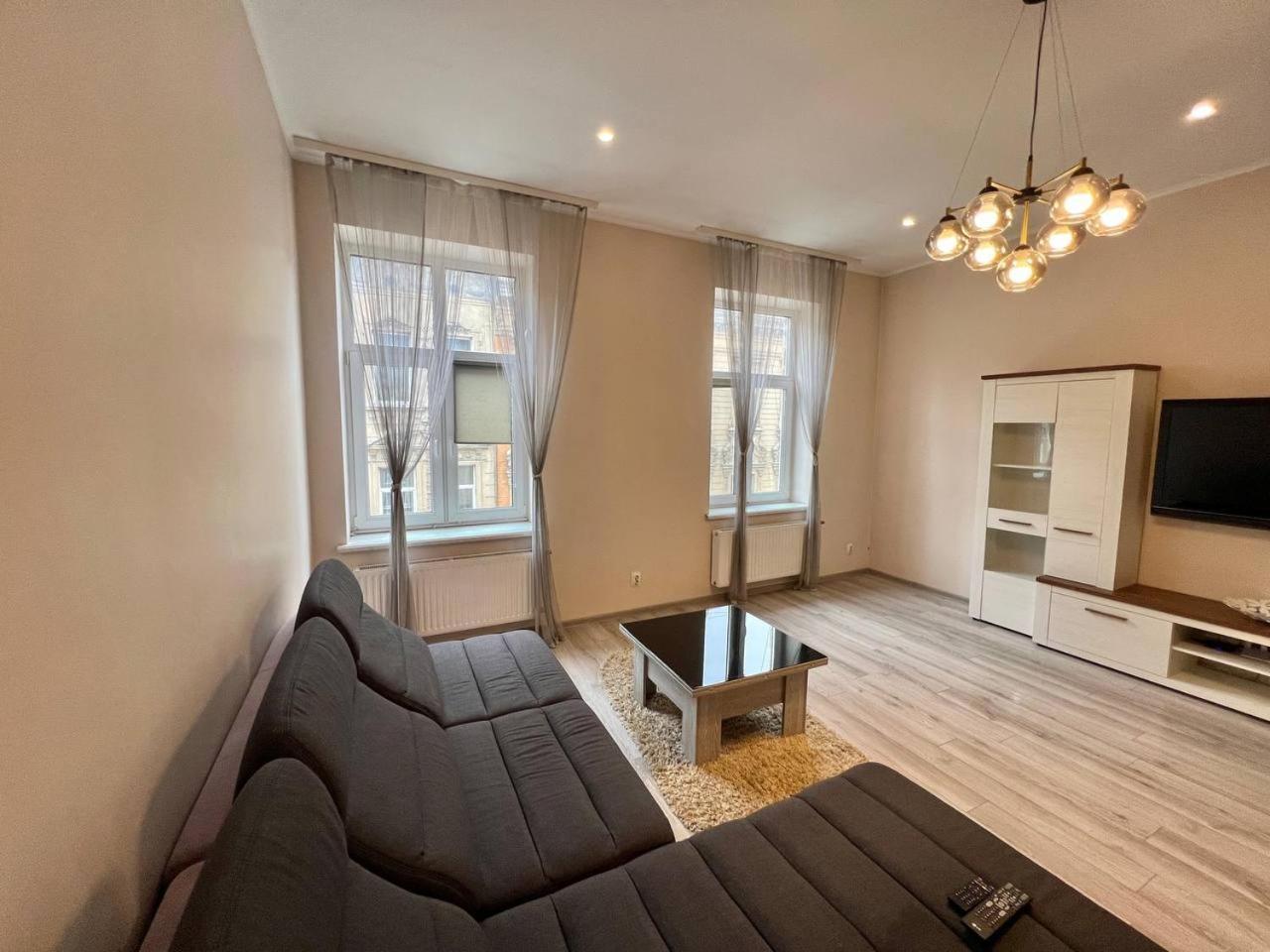 Apartments On Sholom Aleikhema Lviv Dış mekan fotoğraf